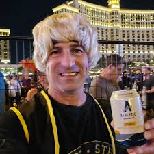 You're in luck, Irish Red and Emerald Cliffs are back in a pack! 🍀🍺 Get  ready for St. Patrick's Day with these two Irish-style brews. Like finding  a pot of gold at