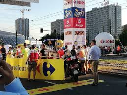 Na newralgicznych odcinkach przed metą i tuż za nią ustawione zostały nowe, wykonane z plastiku bandy ochronne. Lekarka Tour De Pologne Stan Fabio Jest Bardzo Ciezki Ogromne Zagrozenie Zycia