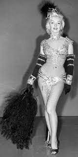 According to measurements from marilyn monroe's dressmaker: Marilyn Monroe S True Size Her Clothing Tells The Truth