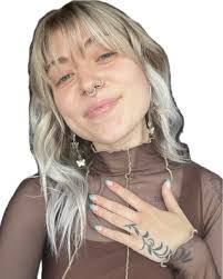 Lori Senger's Instagram, Twitter & Facebook