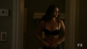 Naked Shelley Hennig in Justified < ANCENSORED