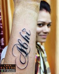 Boyfriend Name Tattoo On Side Wrist Tattoo For Girls Side Wrist Tattoos Wrist Tattoos Girls Boyfriend Name Tattoos