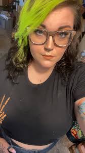 Hey 44 yr old living in north Minneapolis (sorry if the photo seems cheesy  lol 😝)