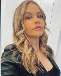 Jill Foote's Instagram, Twitter & Facebook