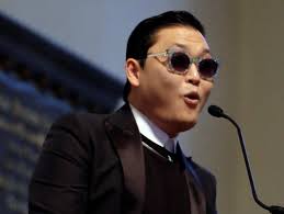 Psy cracks jokes at Harvard