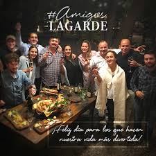 Un amigo en uuuuuuuuunaaaaaa luuuuuuuuuuz, brillaaaando en la oscuuuuuuuriiiidaaaaad (8). Dia Del Amigo En Argentina Bodega Lagarde