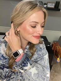 Highlight stick for natural glow