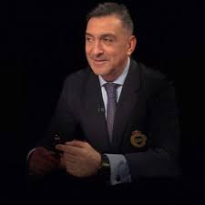 6 ianuarie 1969,1 bucurești, românia) este un fotbalist român retras din activitate, devenit apoi antrenor și analist sportiv. Sir Ilie Dumitrescu Ilie Sir Twitter