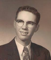 Elliott Ramage's Instagram, Twitter & Facebook