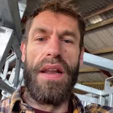 Emmerdale's Kelvin Fletcher supported by fans as he makes announcement