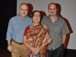 Anupam kher confirms actor and politician kirron kher has blood cancer. Watch Anupam Kher S Mother Brother Sister In Law And Niece Found Covid Positive Actor Tests Negative