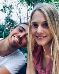 Éliminé de l'aventure ce vendredi 31 mai, maxime aura décidément passé une soirée délicate. Maxine Koh Lanta 2021 En Couple Avec Le Joueur De Tennis Benjamin Bonzi Purebreak