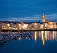Epingle Par Francoise Vendeou Sur Cotes Francaises Mer Du Nord Manche Et Atlantique La Rochelle Tourisme La Rochelle Tourisme