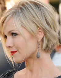 It has a modern and flamboyant touch which attracts women from all age groups and this is the reason that it is always in vogue. Pin By Terrie Waterwiese On Hair Styles Short Hair Styles For Round Faces Short Hair Styles Hair Styles