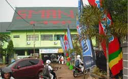 Sejarah singkat tiga kerajaan islam pertama di pulau sulawesi. Juara 1 Fls2n Kab Banjar Kalimantan Selatan Sman1mtp