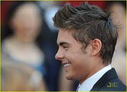 Former disney child star zac efron has left the internet divided following his appearance while taking part in earth day musical special via facebook. Zac Efron Photo Zac 2010 Oscars Zac Efron Zac Zac Efron 2010