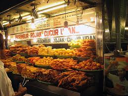 Penang är en stor ö på malas västkust, söder om langkawi och inte långt från gränsen till thailand. Gurney Street Food Stalls Penang Penang Asian Street Food Food