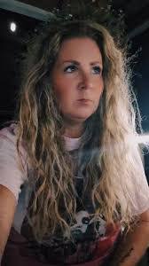 Kelly Cosper's Instagram, Twitter & Facebook