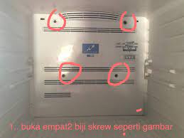 Peti ais adalah salah satu tempat yang mudah menarik perhatian kucing kerana terdapat udara yang sejuk dan pelbagai benda di dalam untuk mereka siasat. Peti Ais Kurang Sejuk Boleh Baikinya Sendiri Ikut Langkah Mudah Ni Keluarga