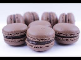 Recette De Macarons Au Chocolat Youtube Recette Macaron Macaron Chocolat Macaron