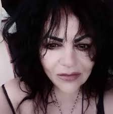 Era il 1986: a Fantastico, Adriano presentava il suo singolo “Veronica  verrai”. Gino Landi preparò per me la coreografia del numero. In diretta fu  così efficace, che Celentano decise di portarmi con