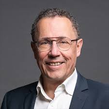 Handling Underperforming CRM Specialists