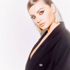 Antonia: album, låtar, konserter