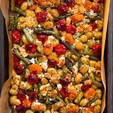 Ein Blech Gnocchi Mit Grunem Spargel Tomaten Und Feta Kochkarussell Rezept Essensrezepte Leckere Vegane Rezepte Gruner Spargel