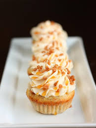 Vegan Caramel Ribbon Crunch Cupcake Recipe Recette Dessert Recette Gourmande Cupcakes