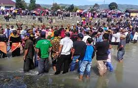 Tradisi helm foi kenambai umbai. Mandi Balimau Simbol Penyucian Diri Warga Kerinci