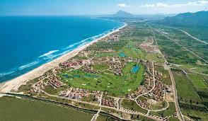 Oliva nova golf club ligger i regionen i valenciana i östra spanien. Oliva Nova About Us