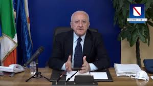 Sul corpo è stata disposta un'autopsia per chiarire le cause del misterioso decesso. Covid De Luca Tra 7 10 Giorni Saremo A Regime In Campania Nel Resto D Italia Tra Un Mese Vedremo Altri Risultati