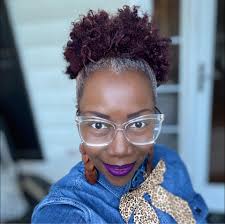 KINKY STRAIGHT HAIR BUNDLES WITH CLOSURE FOR A FULL LOOK. Get a complete  look with kinky straight hair bundles with closure that offer texture,  length, and coverage. Designed to mimic blow-dried natural