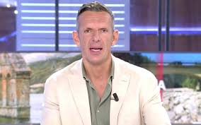 Dejan en ridículo a Joaquín Prat tras mentir sobre el viaje oficial de Irene Montero: "Faltaste a la verdad" - FormulaTV