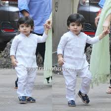 Kareena Kapoor Celebrates Diwali With Saif Ali Khan And Taimur In Traditional Outfits See Pics Bollywood Hindu Kids Dress Boys Kids Outfits Baby Boy Dress