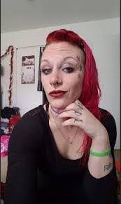 Penny Hott's Instagram, Twitter & Facebook