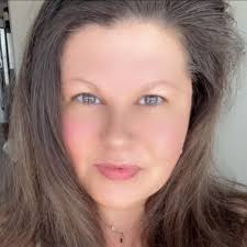 Does anyone have a free kitchen or dining table in East Las Vegas?