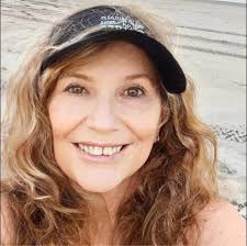 Tonight Coach Vanessa Gage received the “Jarry Thomas Memorial High School  Volleyball Coach of the Year for 2023” recognized by the Greater Kansas  City Officials Association. Qualifications for this award are coaches