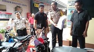 Abaikan saja mukak ku yang jelek ini. Tak Di Lelang Ratusan Motor Tak Bertuan Di Banjarmasin Malah Akan Dikubur Bebas Baru