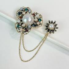 women's brooch pin