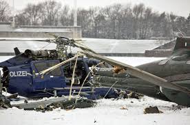 The helicopters rotor struck a cable causing the aircraft to crash. White Out Likely Cause Of Fatal Berlin Helicopter Crash Says Bfu News Flight Global