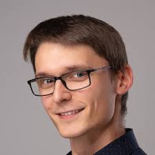 Tune in for LIVE Andrew Reece tech talk! „Assuming as much as possible”  Live