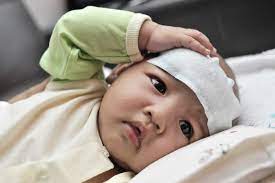 Dosis umum saat memberikan paracetamol kepada bayi 2 bulan ke atas adalah 2,5 ml sirup bayi (atau supositoria (lewat dubur) 60mg). Bolehkah Bayi Dimandikan Saat Sedang Demam