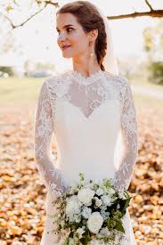Maybe you would like to learn more about one of these? Traumhaftes Spitzenkleid Mit Schleier Fur Unsere Torrox Braut Melanie Torrox Hamburg Brautmode Hochzeitskleider Abendkleider
