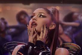 Aquecimento Vma 2020 Ariana Grande Tenta Entrar Para O Time De Divas Pop Que Ja Ganharam O Video Do Ano Popline