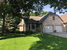 1529 Pleasant View Dr North Mankato Mn 56003 3 Bed 1 5 Bath 395 000 Luxurious Main Level City House Pleasant View House Styles