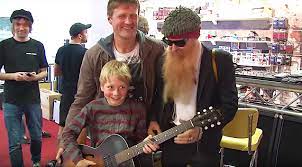Billy Gibbons Drops By Music Shop People Immediately Start Filming Society Of Rock