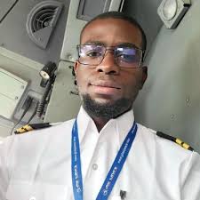 The unwritten rule of the middle seat in an airplane.