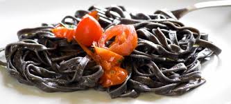 Aggiustare la salsa di sale, se necessario. Ricetta Tagliolini Al Nero Di Seppia Cucinarepesce Com