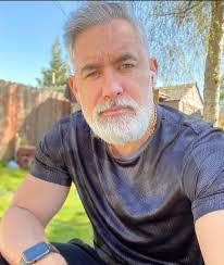 Mark Bradshaw's Instagram, Twitter & Facebook